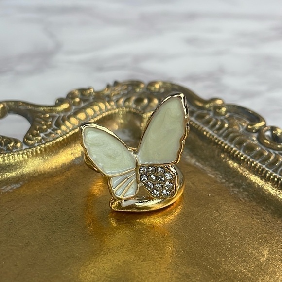 Butterfly Gold Ring - Picture 1 of 5